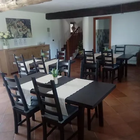 Ergira Oda ve Kahvaltı 3*
